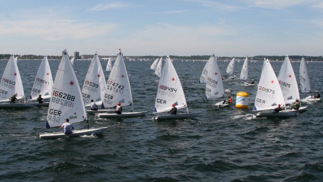 Kiel als stabiles Segelrevier eignet sich hervorragend für Laser Regatten.