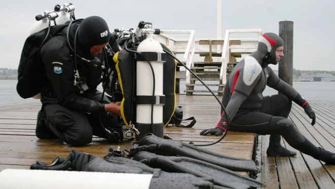 Die Spur führt an die Kieler Förde: Spurensuche unter Wasser