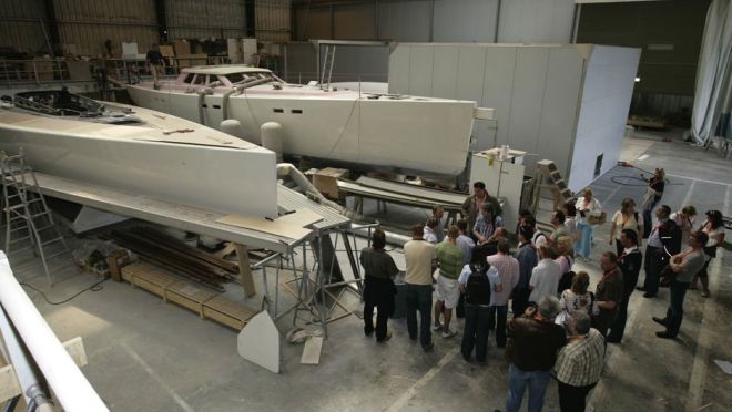 Besichtigung der Werft, die die deutsche America`s Cup Yacht GERMANY1 gebaut hat.