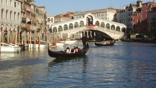 Ein Klassiker bei Incentive-Reisen nach Venedig: Mit der Gondel durch die Kanäle